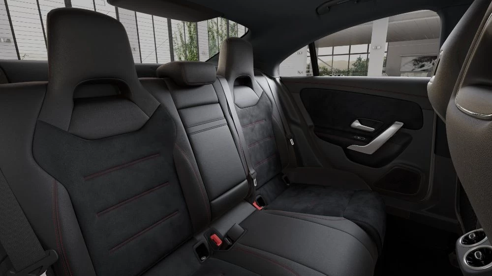 Mercedes-Benz CLA (plazas traseras)